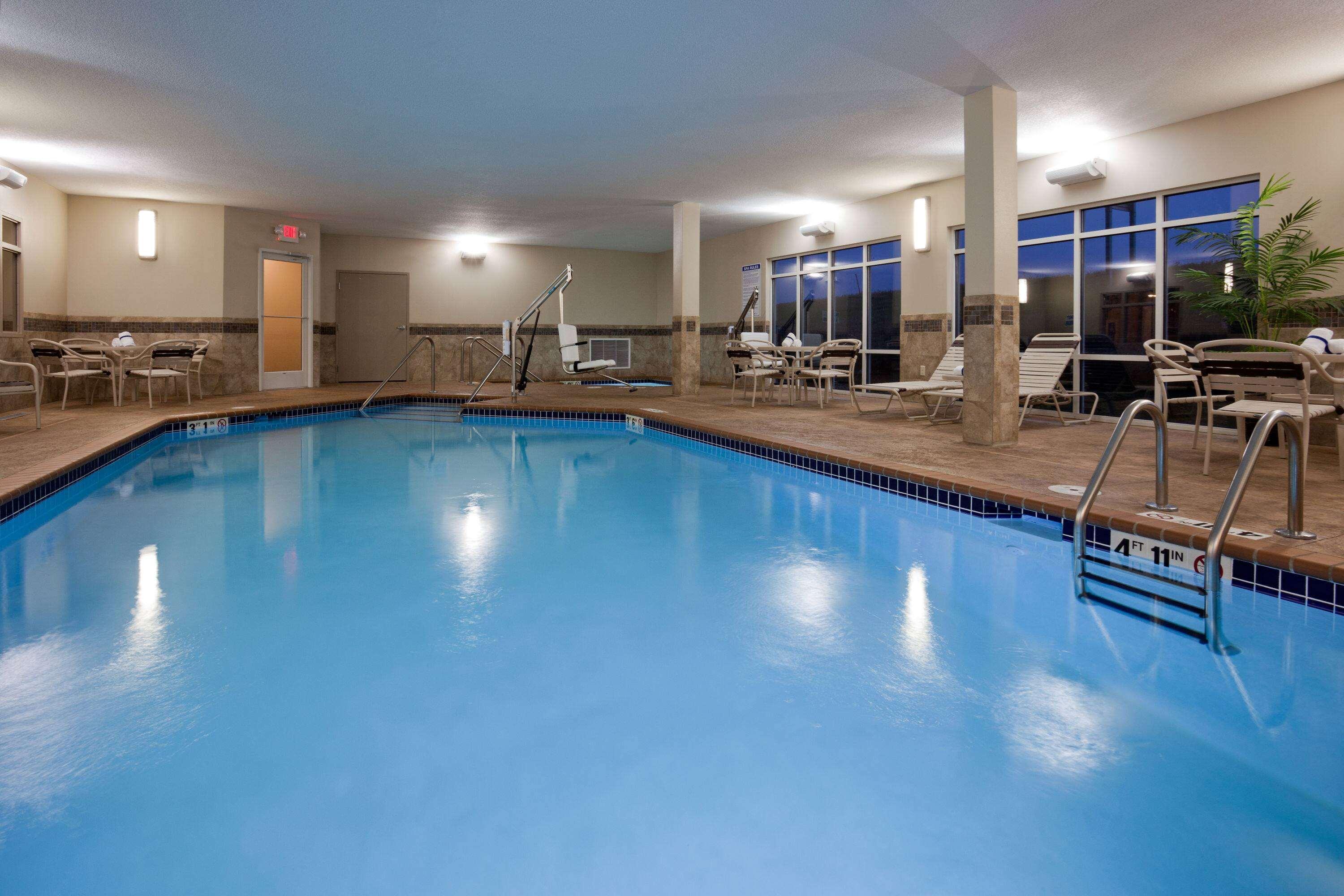 Americinn By Wyndham Hartford Sd Ngoại thất bức ảnh
