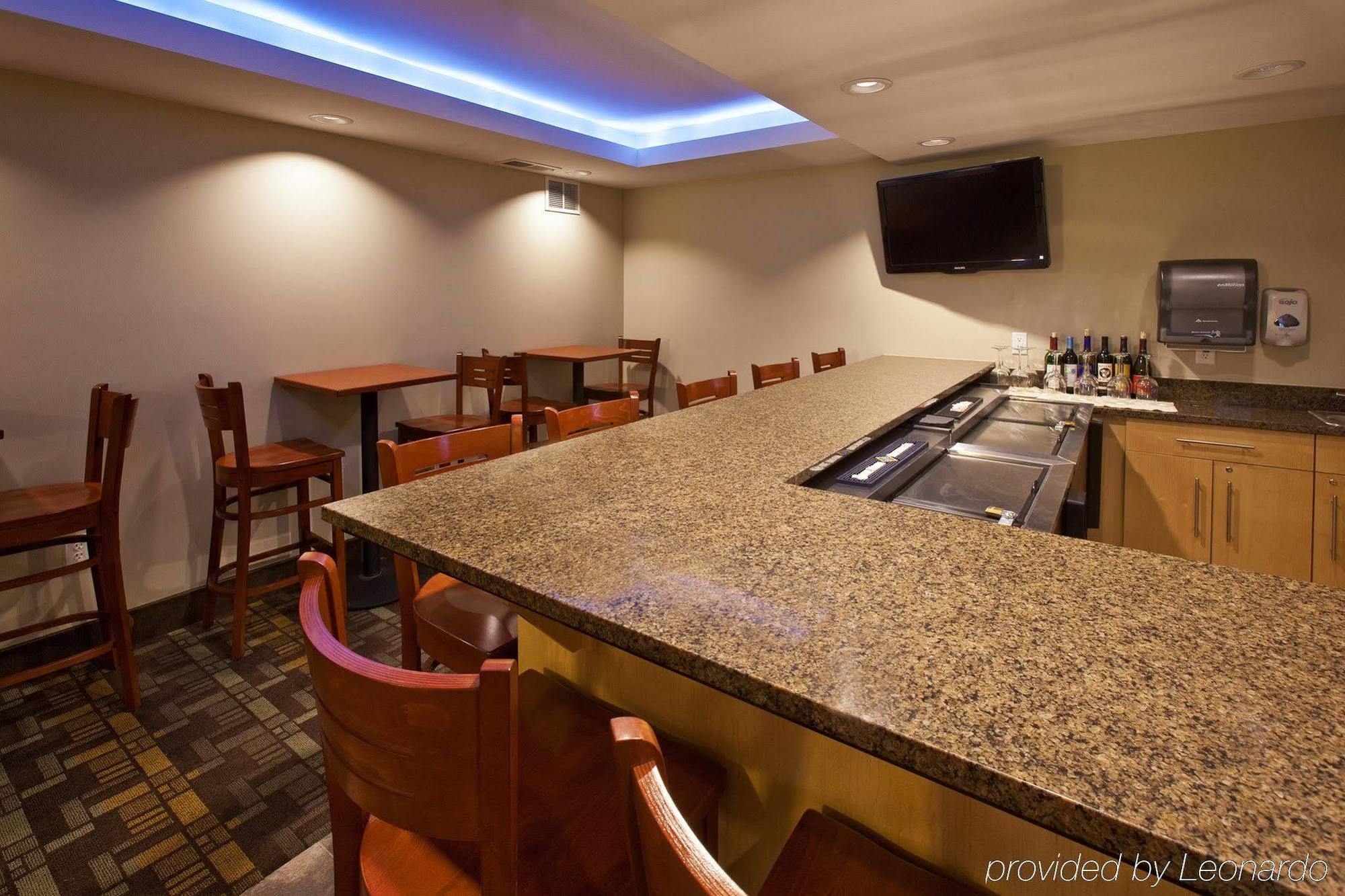 Americinn By Wyndham Hartford Sd Ngoại thất bức ảnh