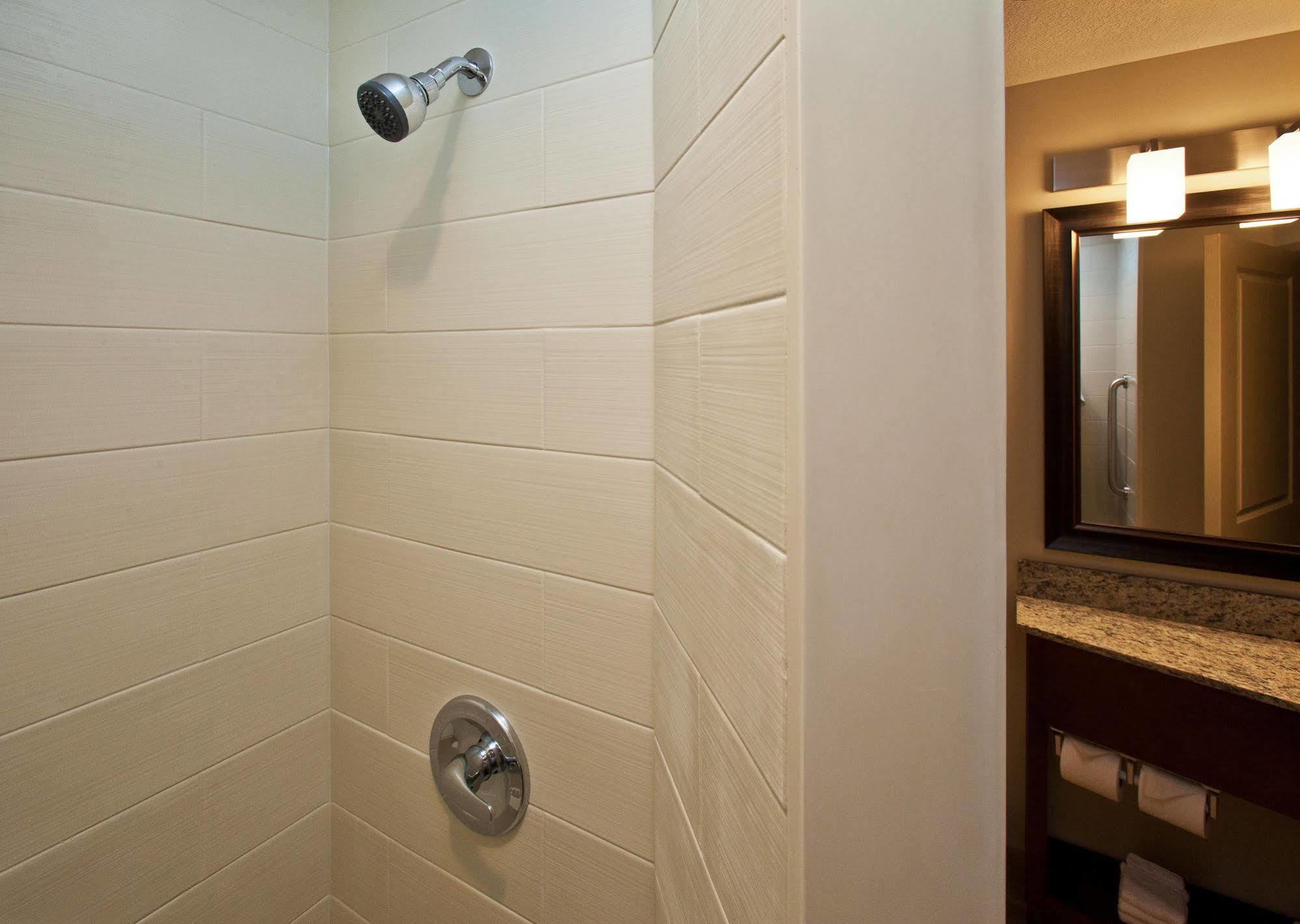 Americinn By Wyndham Hartford Sd Ngoại thất bức ảnh