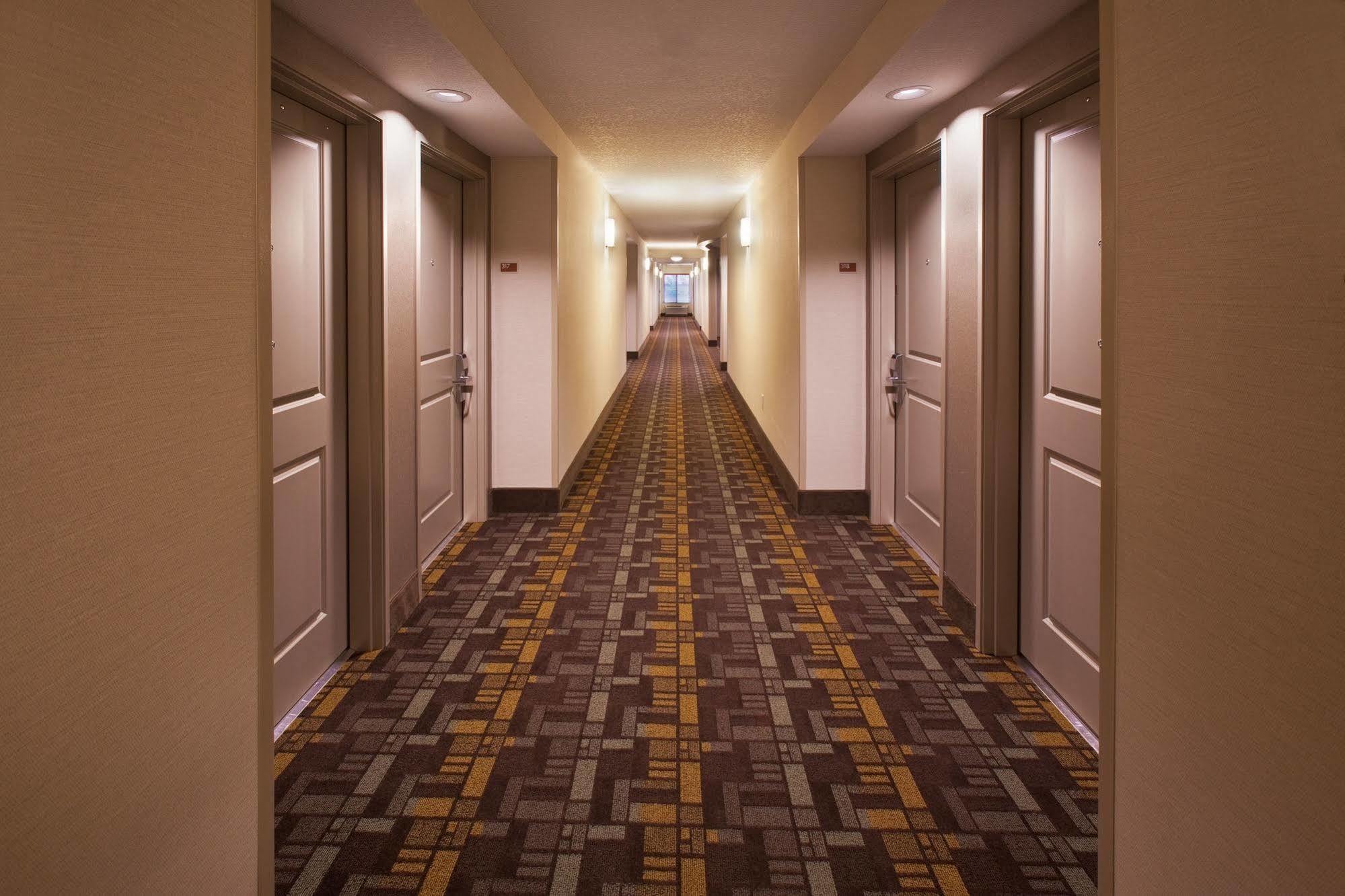 Americinn By Wyndham Hartford Sd Ngoại thất bức ảnh